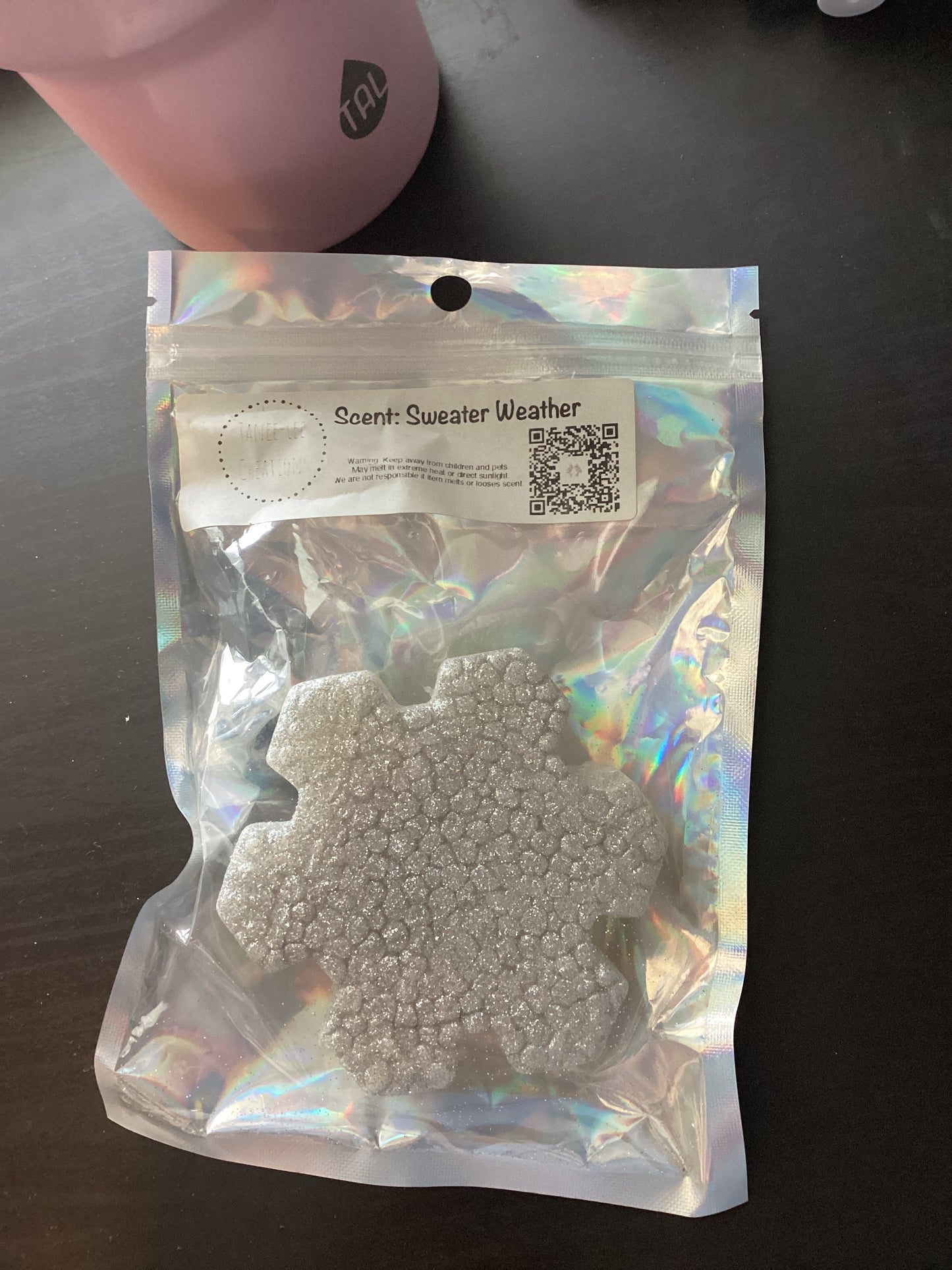 Snowflake vent clip